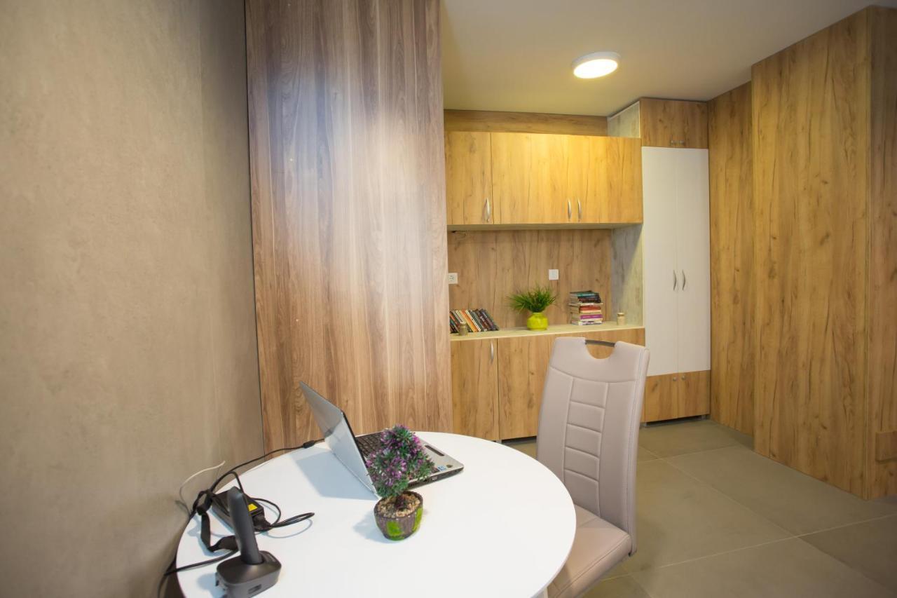 Tilia Hotel Cetinje Luaran gambar