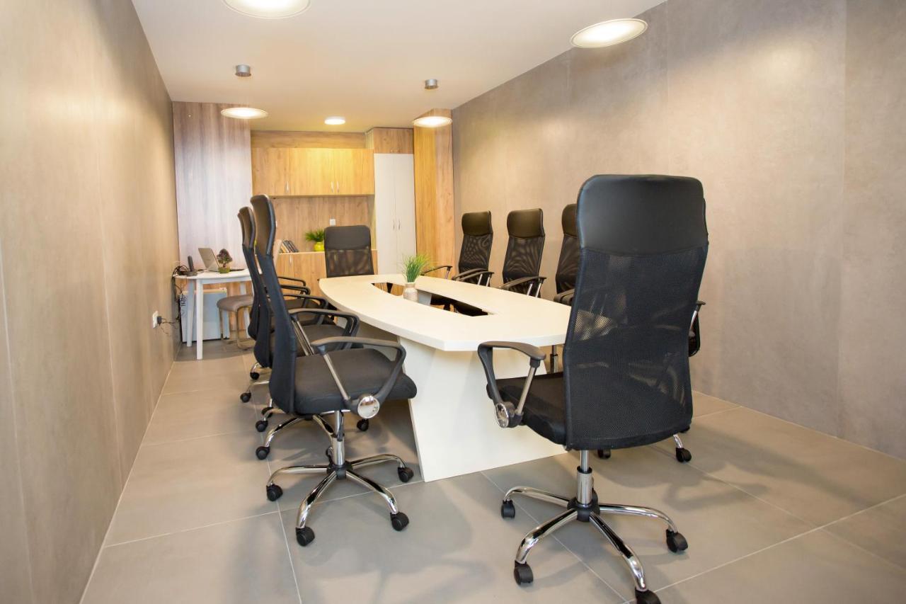 Tilia Hotel Cetinje Luaran gambar