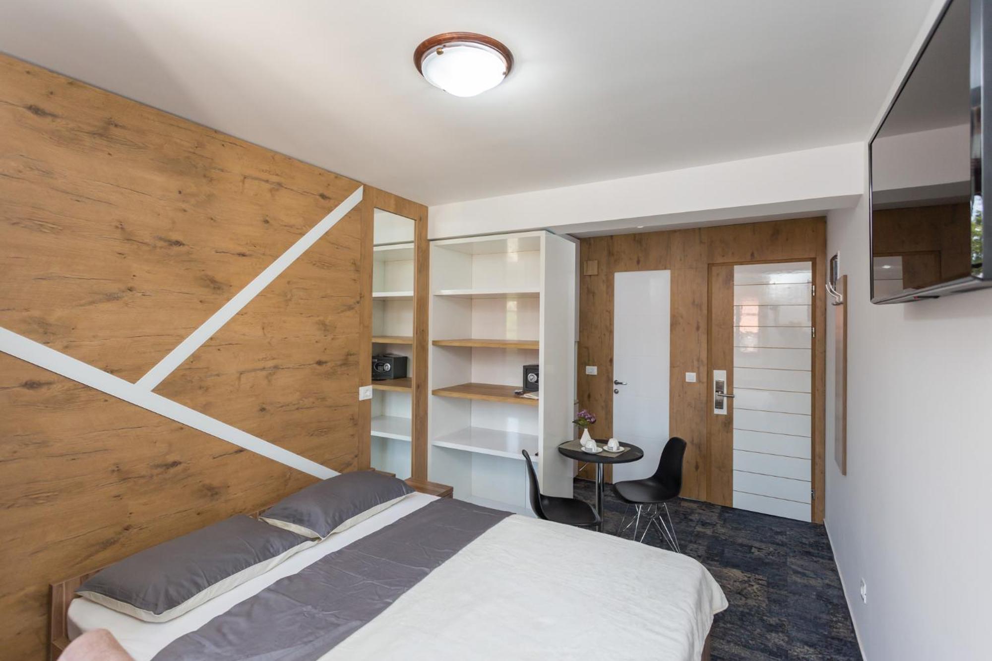Tilia Hotel Cetinje Luaran gambar