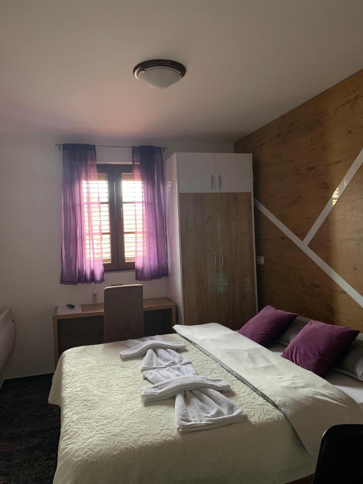 Tilia Hotel Cetinje Bilik gambar