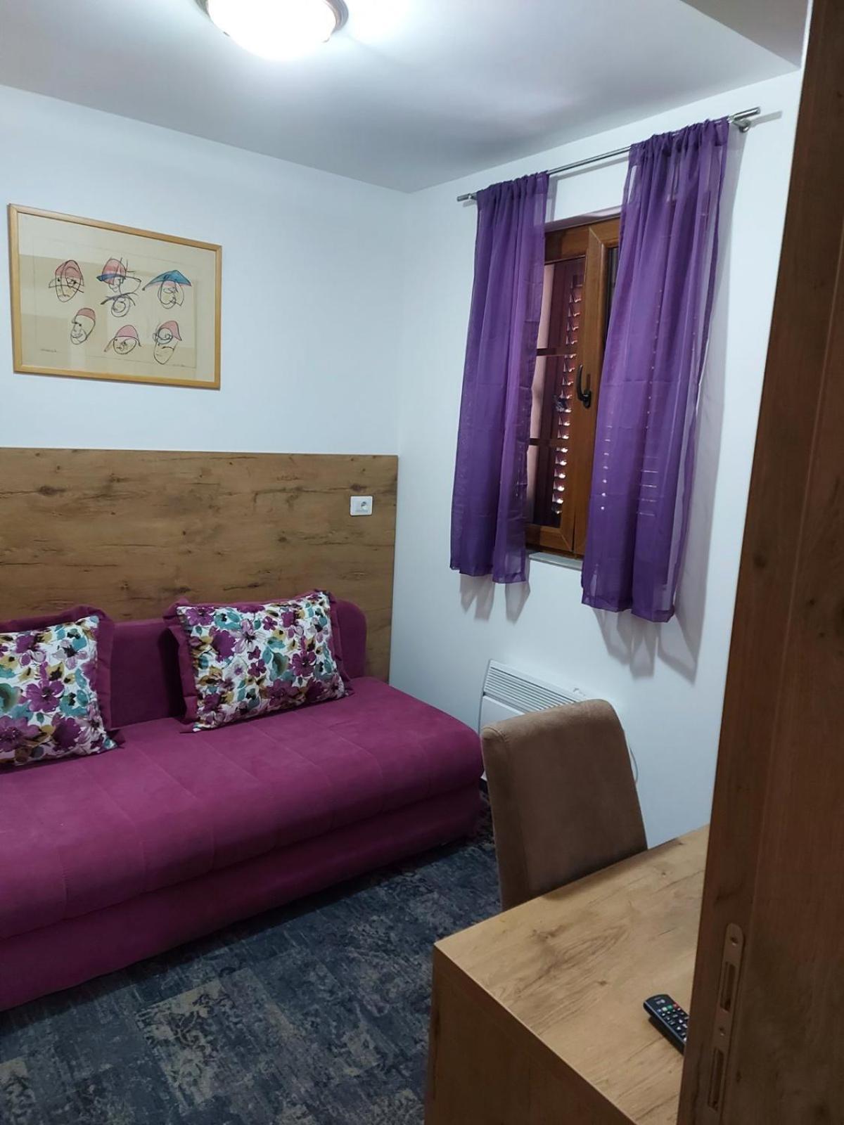Tilia Hotel Cetinje Bilik gambar