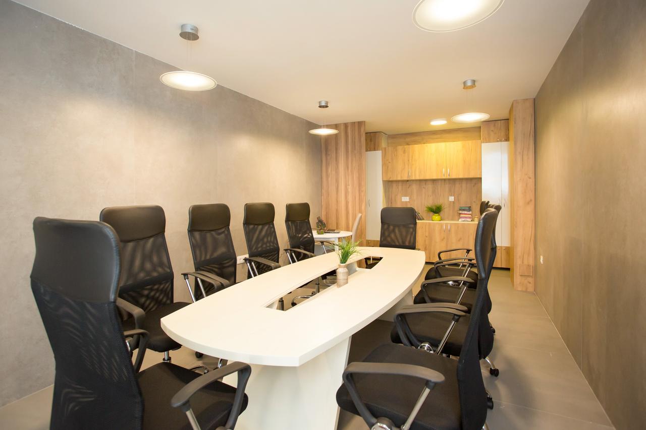 Tilia Hotel Cetinje Luaran gambar