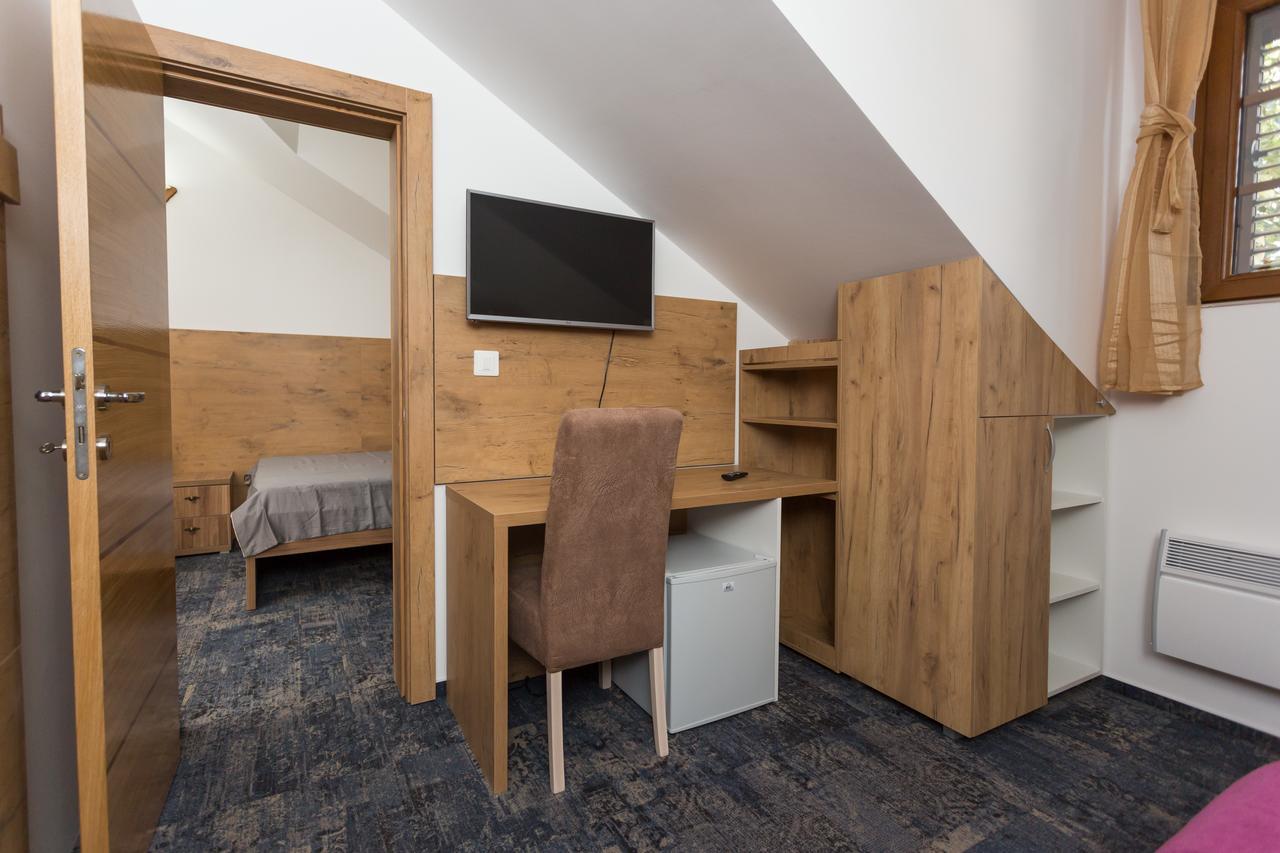 Tilia Hotel Cetinje Luaran gambar