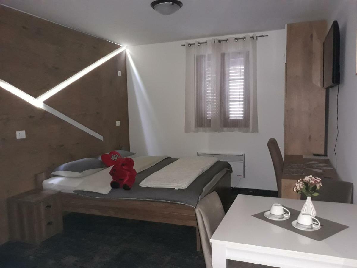 Tilia Hotel Cetinje Luaran gambar