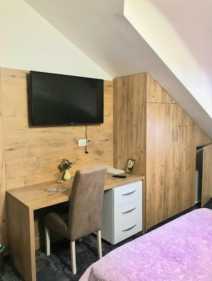 Tilia Hotel Cetinje Luaran gambar